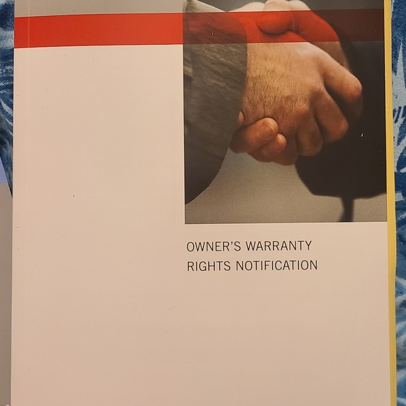 2018 Toyota Highlander Owners Manual Handbook with Case. Set of 5 Books - Picture 5 of 9